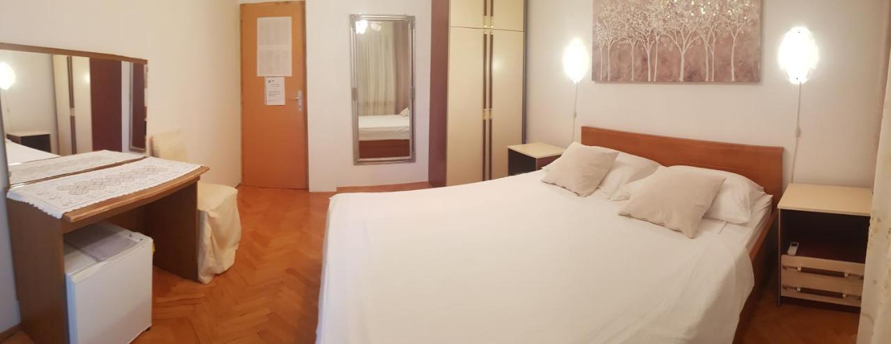 Aneli Rooms & Apartament Rovinj Exterior photo